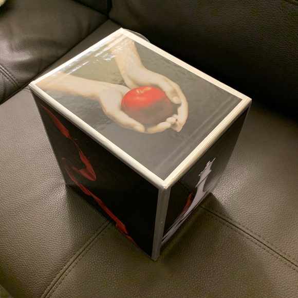 Twilight Saga | Collection Box Set with Bookmark | Stephenie Meyer - Picture 7 of 16